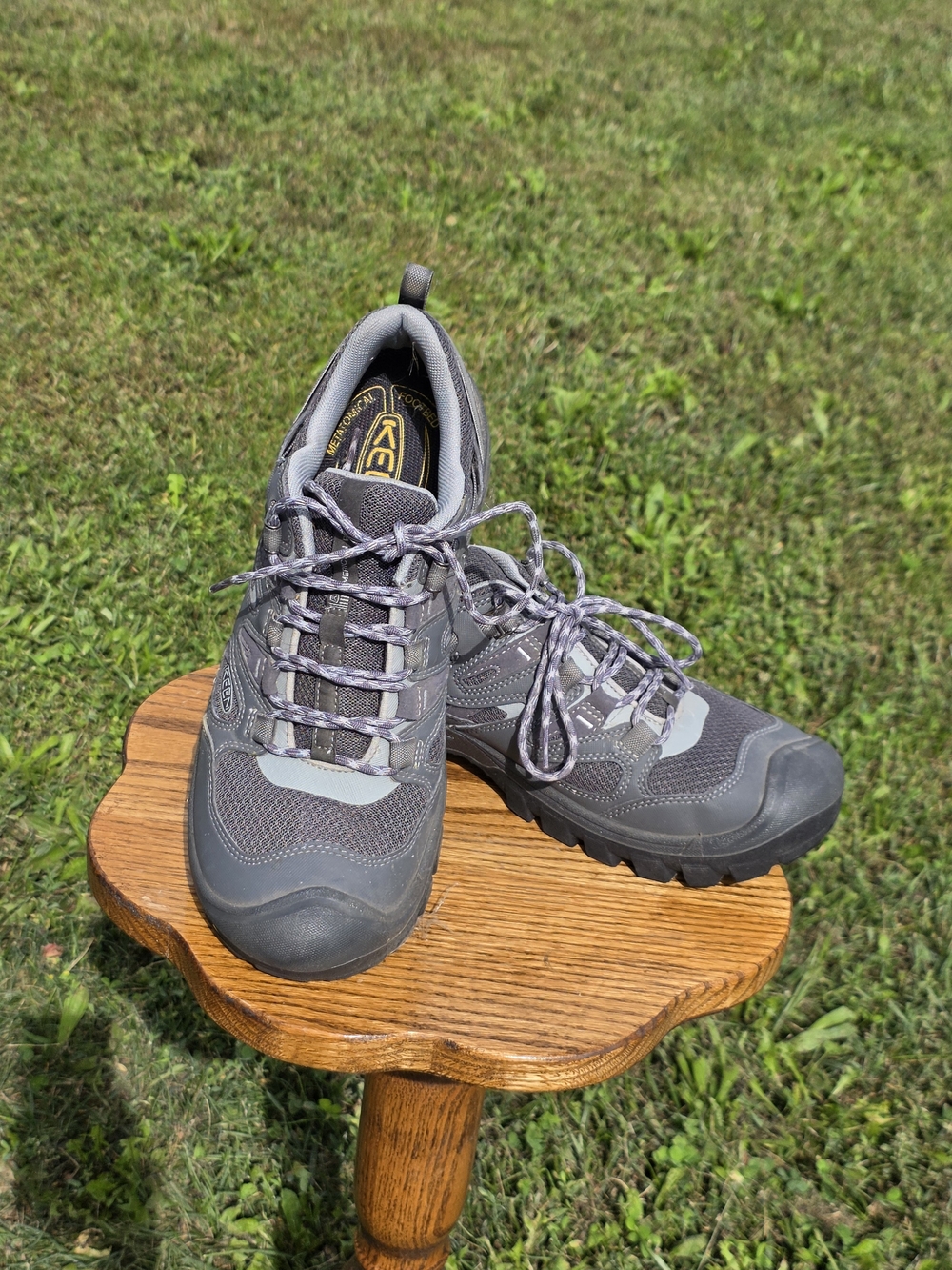 KEEN Men's Gray Hiking Shoes - Durable Trail Sneakers